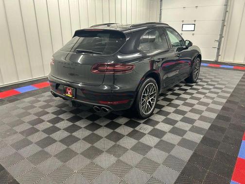 2017 Porsche Macan Turbo