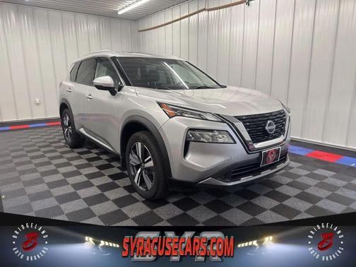 Brilliant Silver Metallic 2023 Nissan Rogue SL