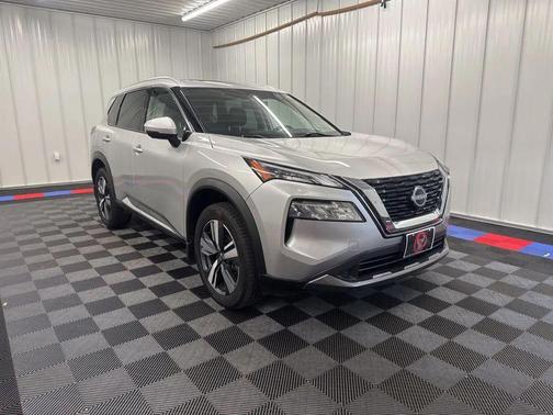 Brilliant Silver Metallic 2023 Nissan Rogue SL