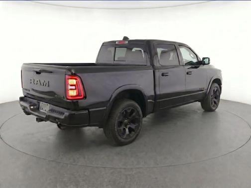 Diamond Black Crystal Pearlcoat 2025 RAM 1500 Big Horn/Lone Star
