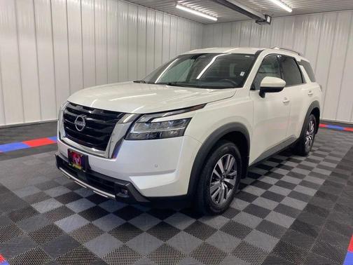 2022 Nissan Pathfinder SL 4WD