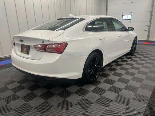 Summit White 2024 Chevrolet Malibu 1LT