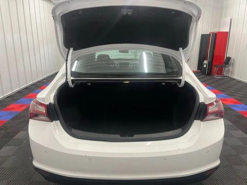 Summit White 2024 Chevrolet Malibu 1LT