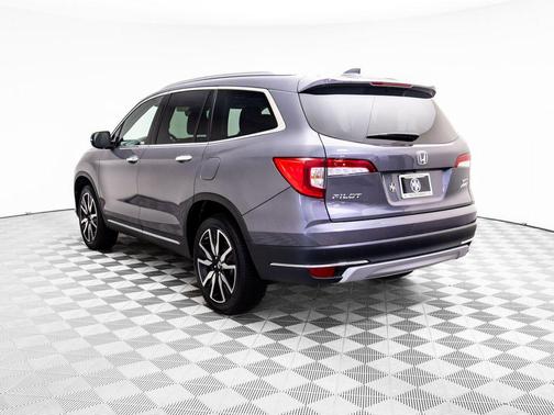 2022 Honda Pilot Touring 8-Passenger
