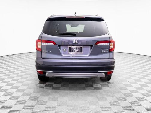 2022 Honda Pilot Touring 8-Passenger