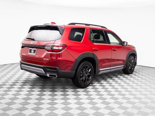 2025 Honda Pilot Touring 8-Passenger