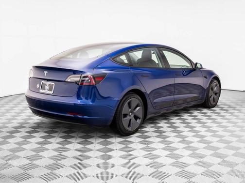 2022 Tesla Model 3 Standard Range