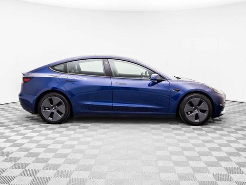 2022 Tesla Model 3 Standard Range
