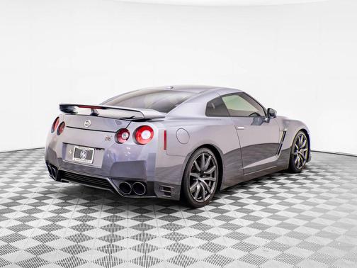 2014 Nissan GT-R Premium