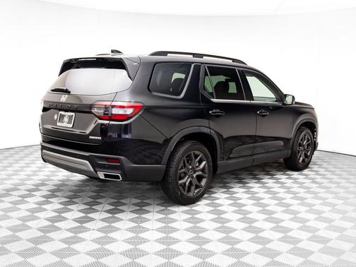 2024 Honda Pilot Touring 8-Passenger