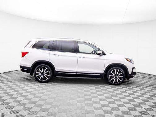 2022 Honda Pilot Touring 8-Passenger