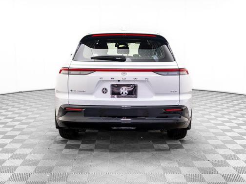 2025 Toyota Crown Signia XLE