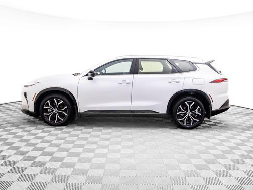 2025 Toyota Crown Signia XLE