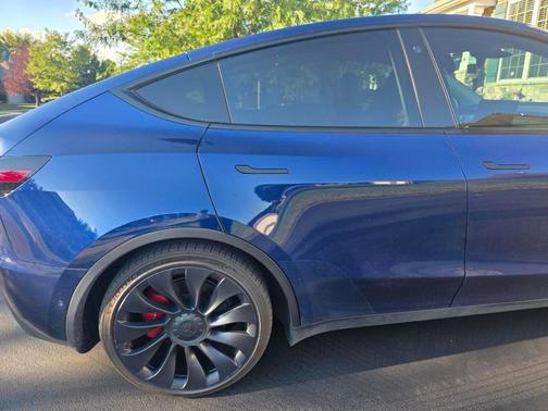 2022 Tesla Model Y Performance Dual Motor All-Wheel Drive