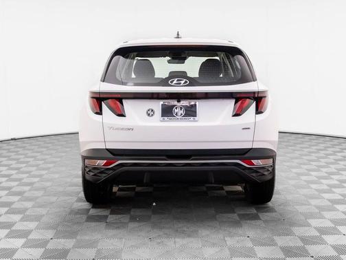 2023 Hyundai TUCSON SE