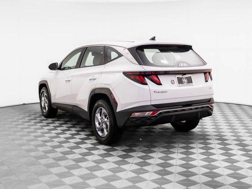 2023 Hyundai TUCSON SE