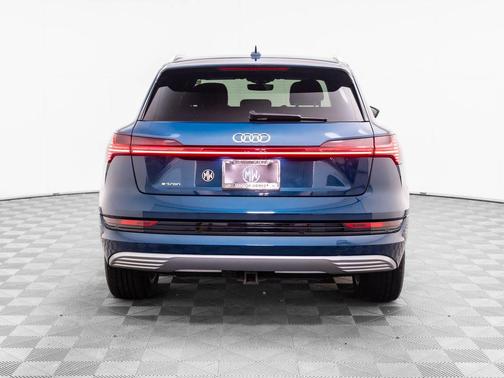 2019 Audi e-tron Premium Plus