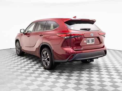 2022 Toyota Highlander Hybrid XLE