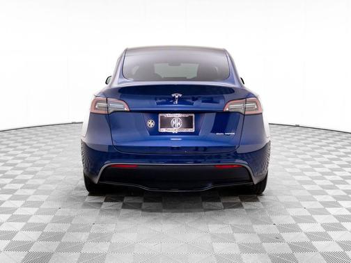 2022 Tesla Model Y Long Range Dual Motor All-Wheel Drive