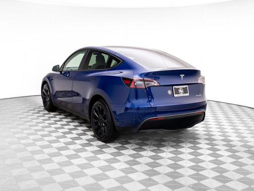 2022 Tesla Model Y Long Range Dual Motor All-Wheel Drive