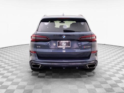 2022 BMW X5 M50i