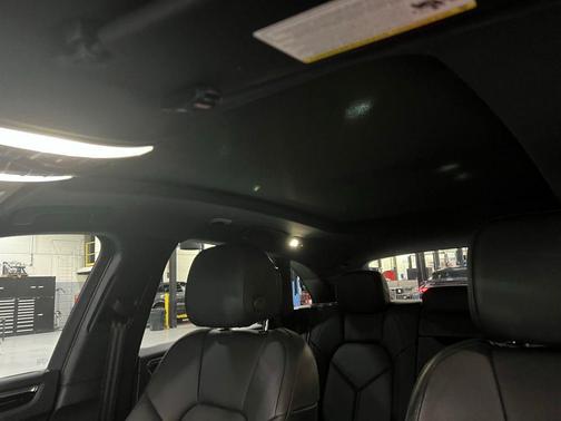 2022 Porsche Macan S