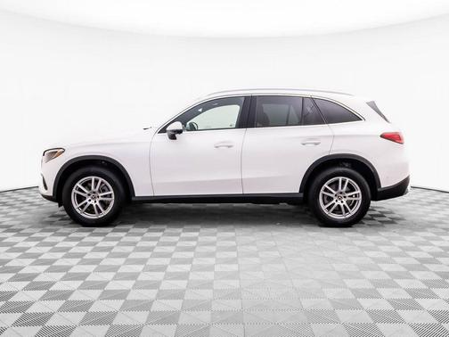 Polar White 2025 Mercedes-Benz GLC 300 4MATIC