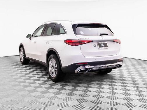 Polar White 2025 Mercedes-Benz GLC 300 4MATIC