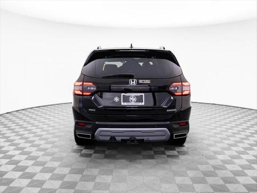 2025 Honda Pilot Touring 8-Passenger