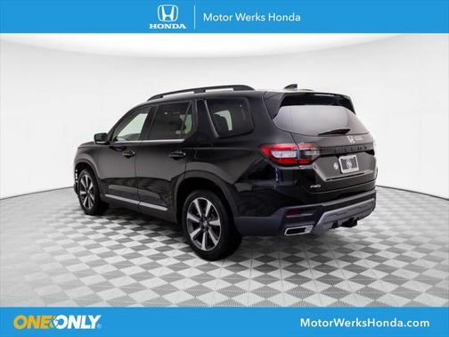 2025 Honda Pilot Touring 8-Passenger