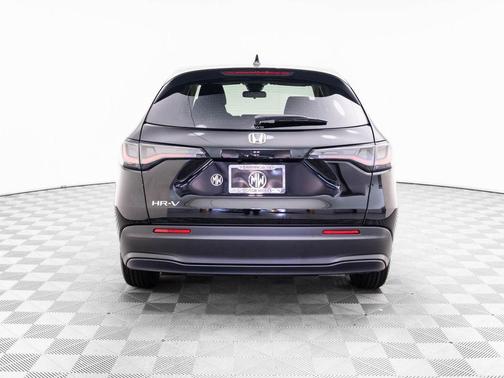 Crystal Black Pearl 2026 Honda HR-V LX