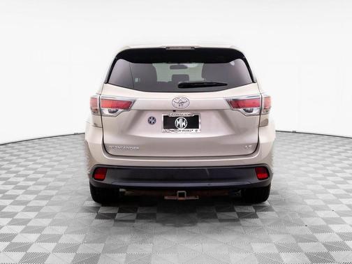 2015 Toyota Highlander LE