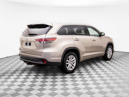 2015 Toyota Highlander LE