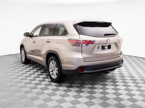 2015 Toyota Highlander LE
