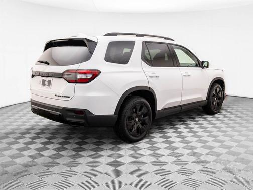 Platinum White Pearl 2026 Honda Pilot Black Edition