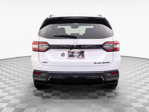 Platinum White Pearl 2026 Honda Pilot Black Edition
