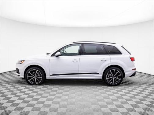 2022 Audi Q7 55 Premium Plus