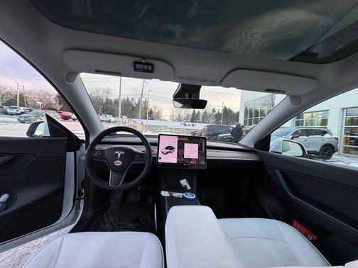 2022 Tesla Model Y Long Range Dual Motor All-Wheel Drive