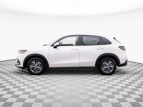 Platinum White Pearl 2026 Honda HR-V LX