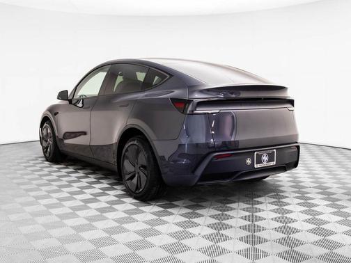 2026 Tesla Model Y Premium Rear-Wheel Drive