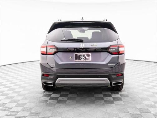 2025 Honda Pilot Touring 8-Passenger