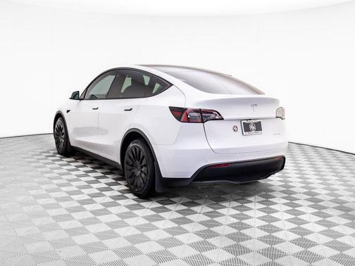 2022 Tesla Model Y Long Range Dual Motor All-Wheel Drive