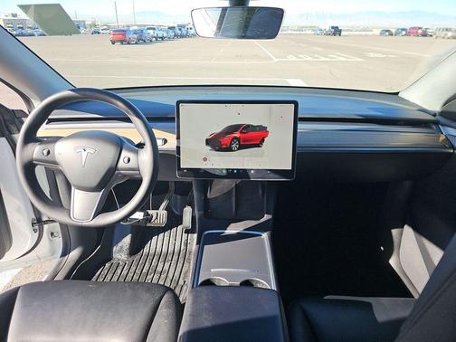 2022 Tesla Model Y Long Range Dual Motor All-Wheel Drive