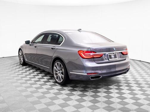 2016 BMW 740 740i