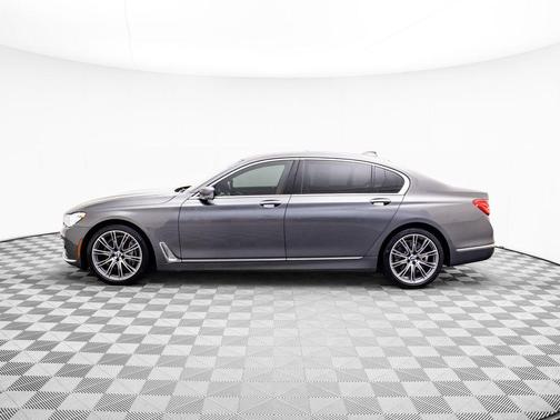 2016 BMW 740 740i