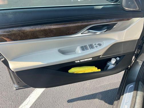 2016 BMW 740 740i
