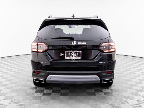 2025 Honda Pilot Touring 8-Passenger