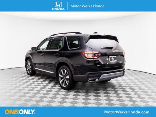 2025 Honda Pilot Touring 8-Passenger