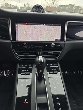 2022 Porsche Macan S