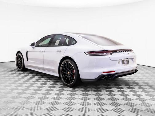 Carrara White Metallic 2021 Porsche Panamera 4S